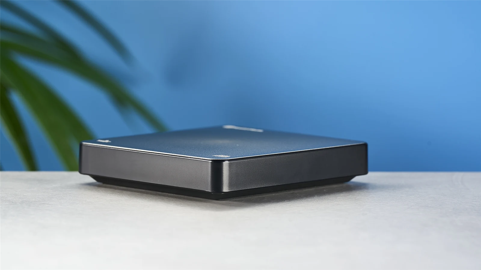 Low side profile of the Maestri House Mini coffee scale on a counter