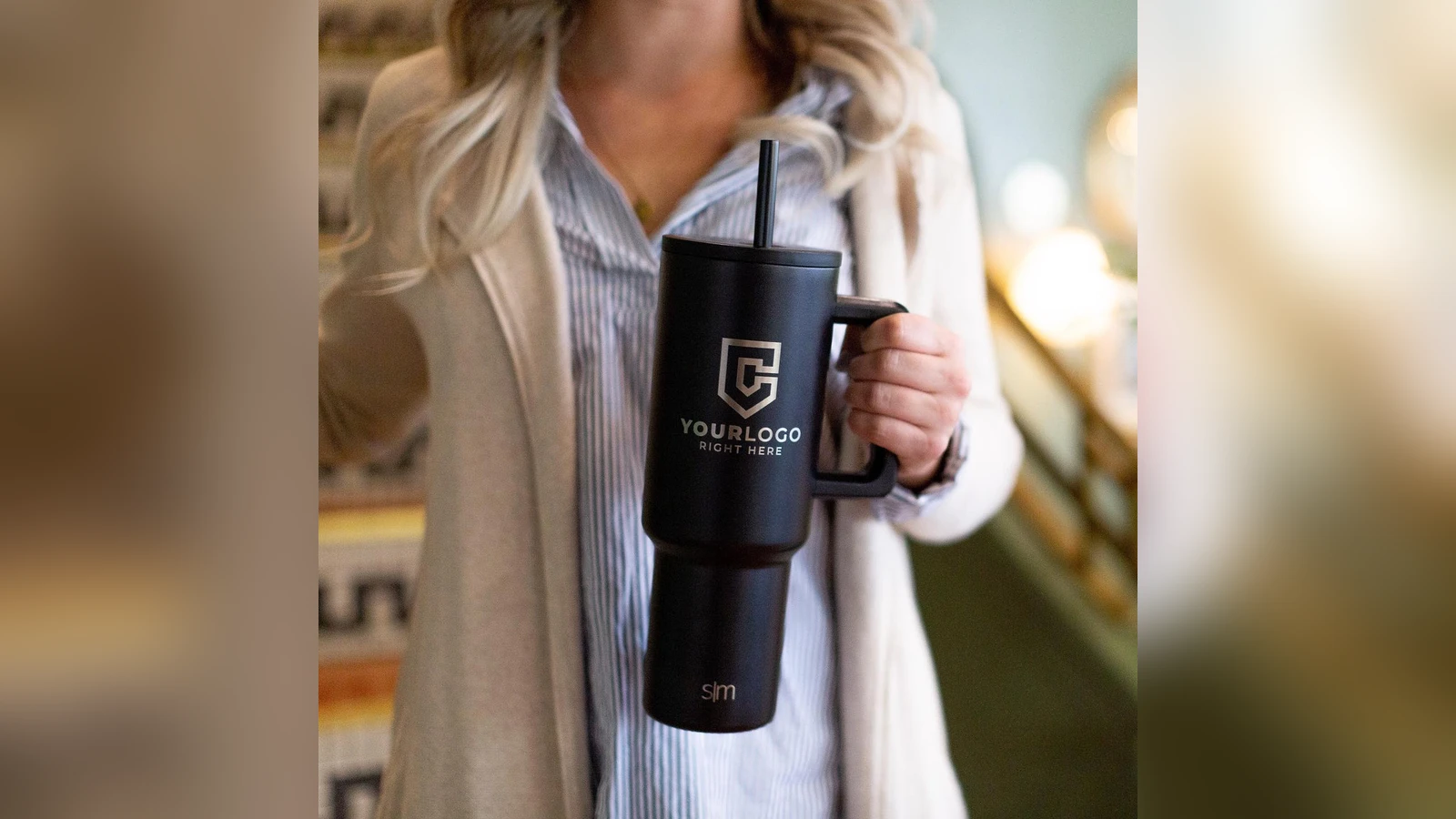 Simple Modern Trek 30 oz shown in everyday use